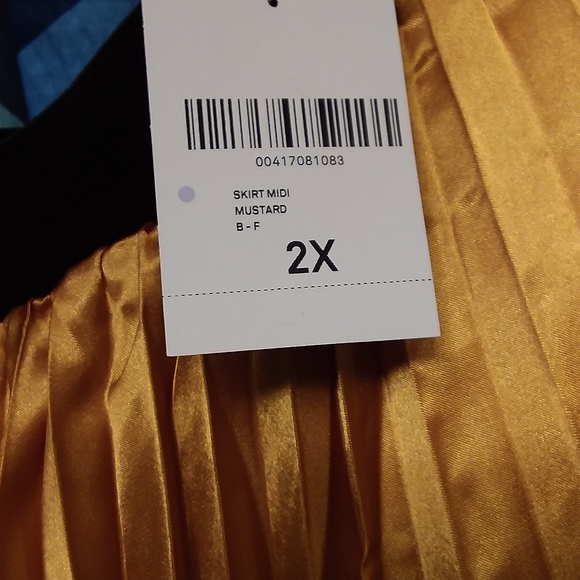 BNWT Forever 21 Yellow Satin Pleated Midi Skirt - Picture 6 of 7